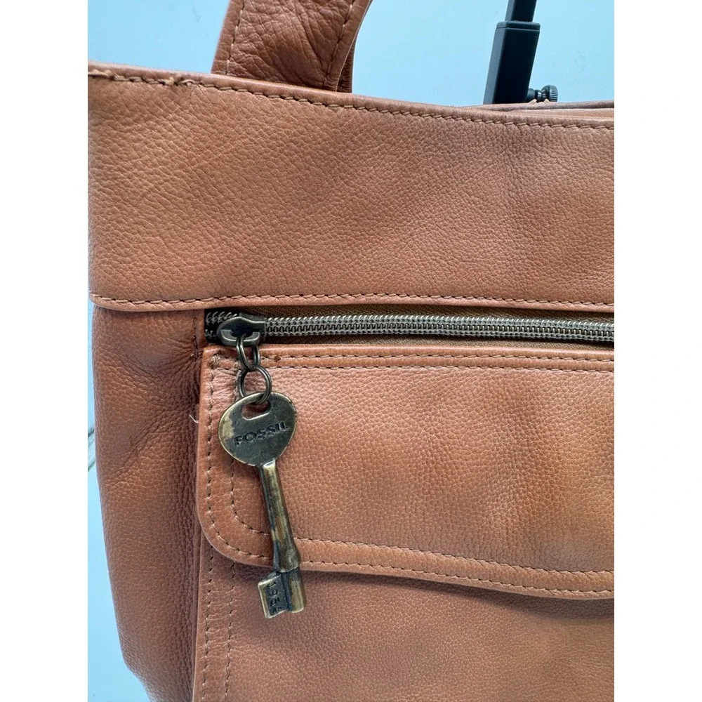 Vintage FOSSIL Brown Leather Tote Shoulder Bag Hobo Classic 75082 Key Charm